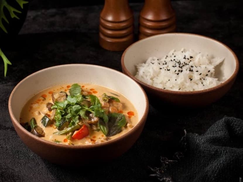 THAI COCONUT CHICKEN CURRY