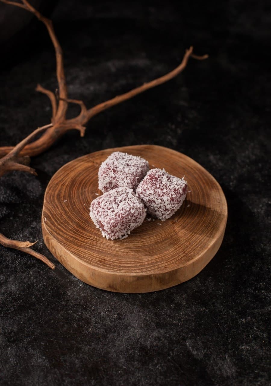 BLACKCURRANT PROTEIN TRUFFLES
